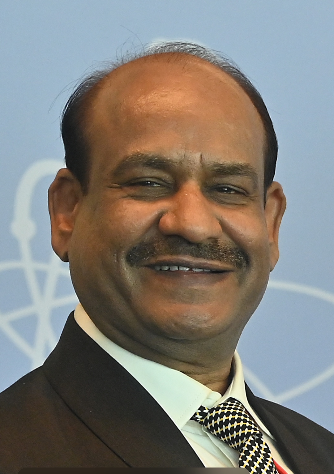 بنگلہ دیش میں اقتدار کی منتقلی — بھارت کی نمائندگی اوم برلا کریں گے