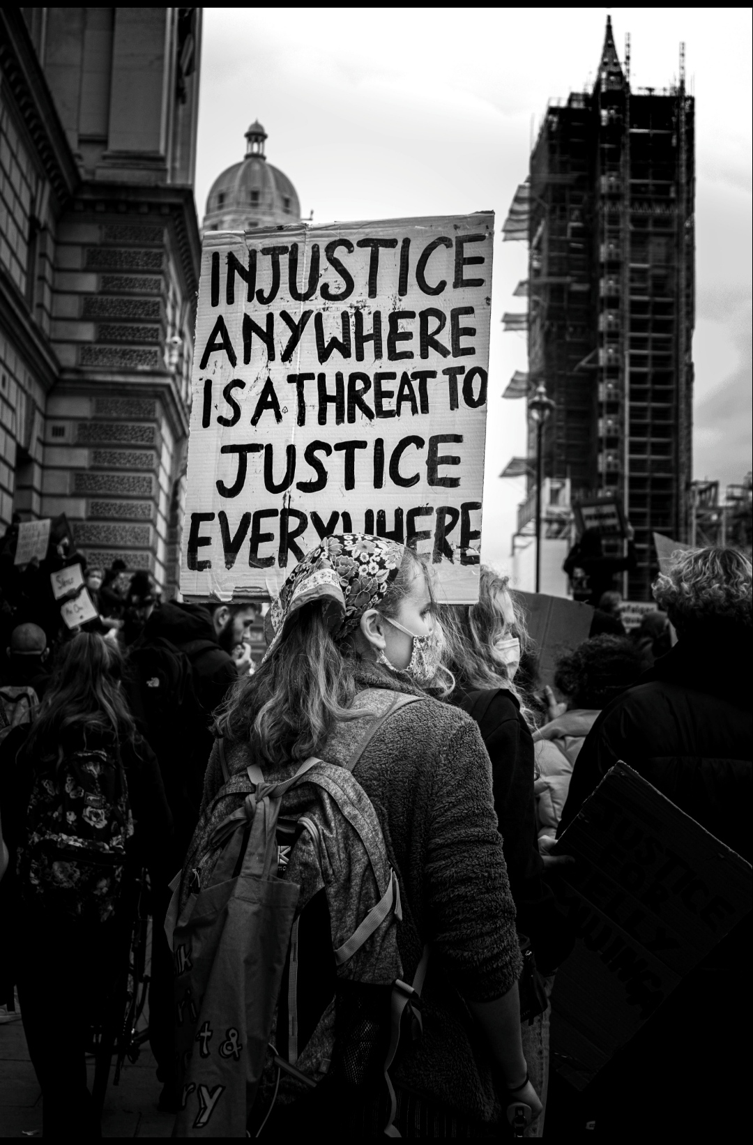 جمہوریت: اداروں سے نہیں، کردار سے زندہ رہتی ہے