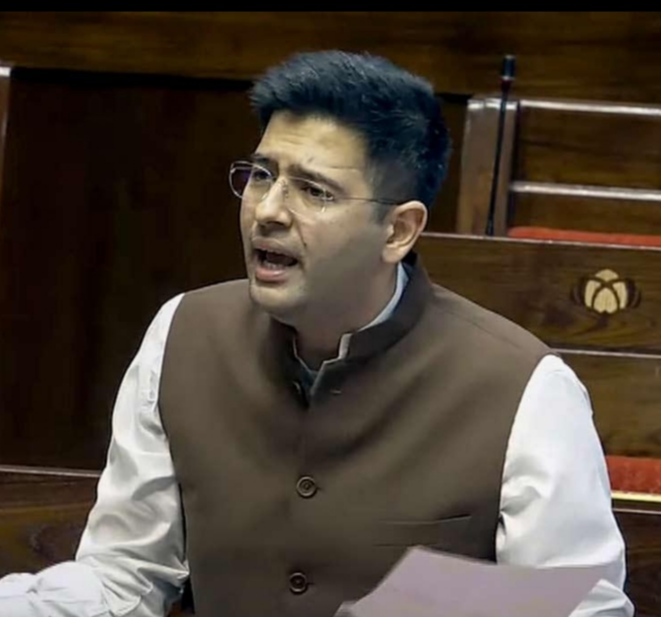 راگھو چڈھا اور عام آدمی پارٹی کے چھ اراکین پارلیمنٹ کی بی جے پی میں شمولیت